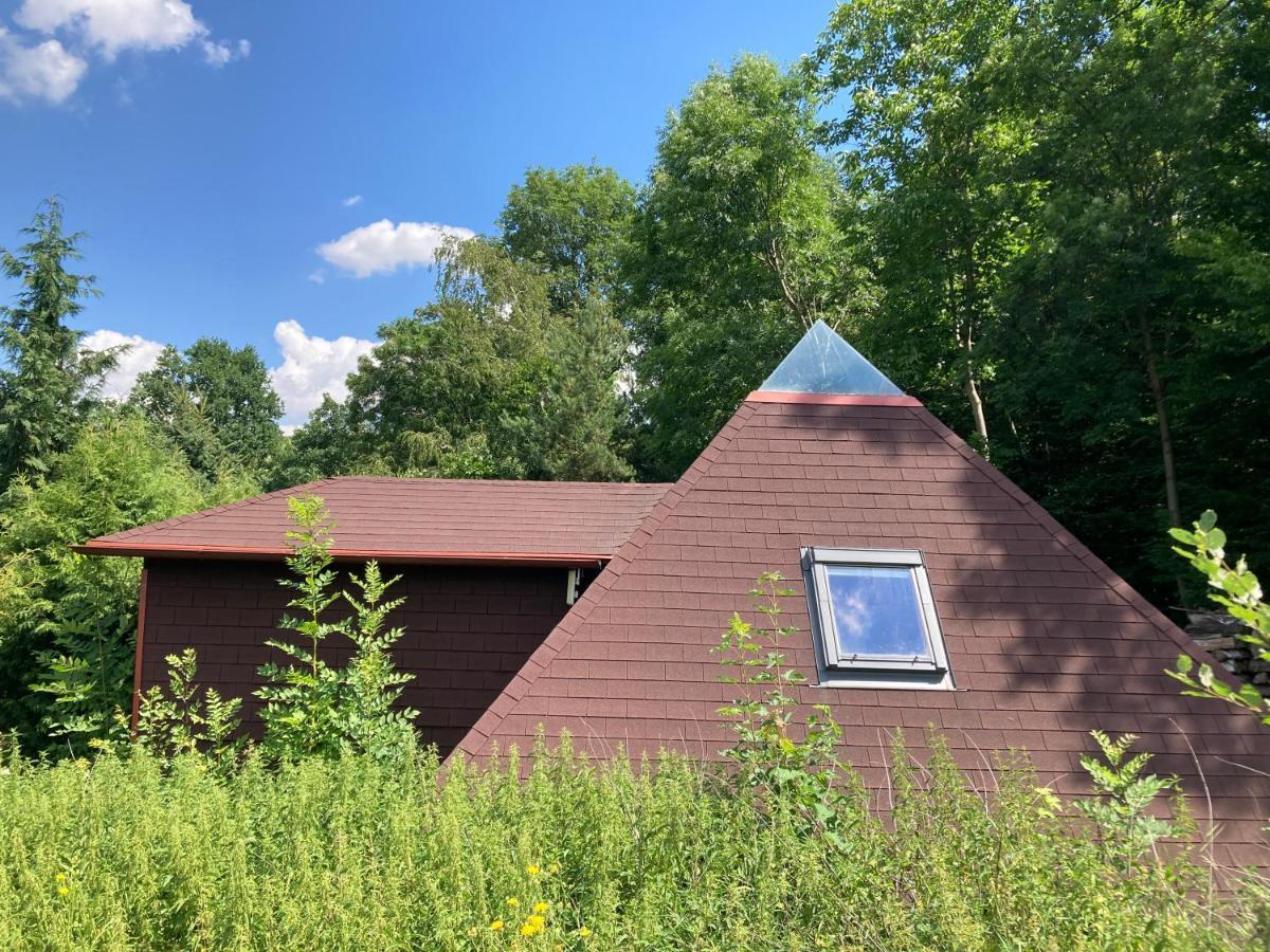 Pyramida Villa Nasavrky Buitenkant foto
